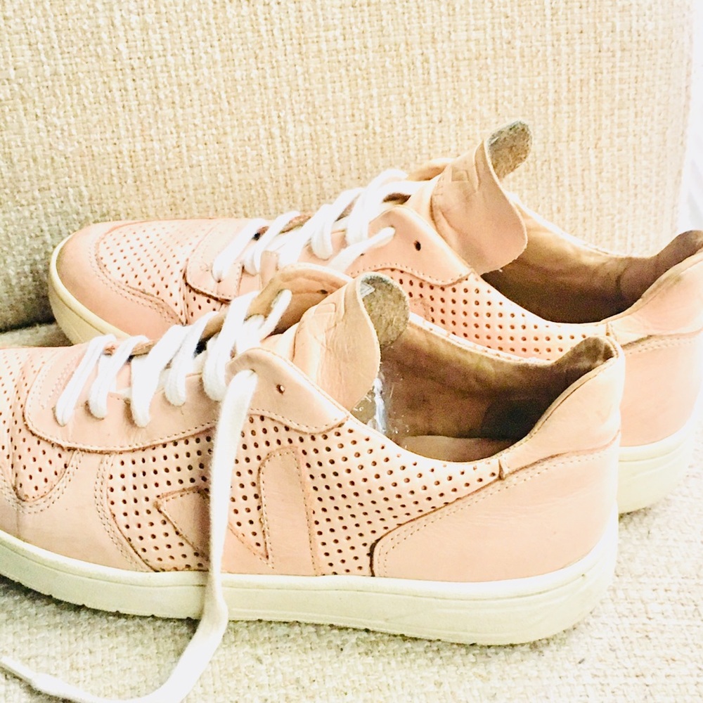 Veja V10 Bastille (Size 9)
